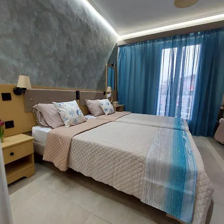 Dionysos Aparthotel 2*