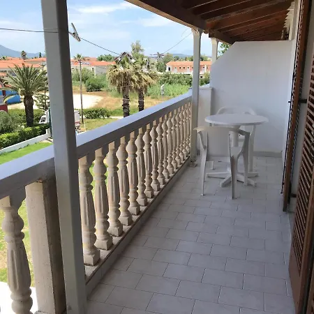 Lejlighedshotel Dionysos 2*