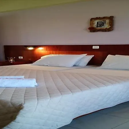 Lejlighedshotel Dionysos 2*