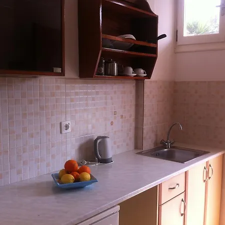 Lejlighedshotel Dionysos 2*